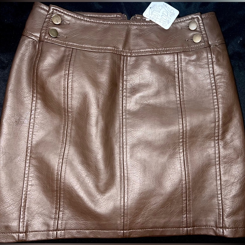 Free People - Mini Retro Bodycon Vegan Leather Skirt in Brown